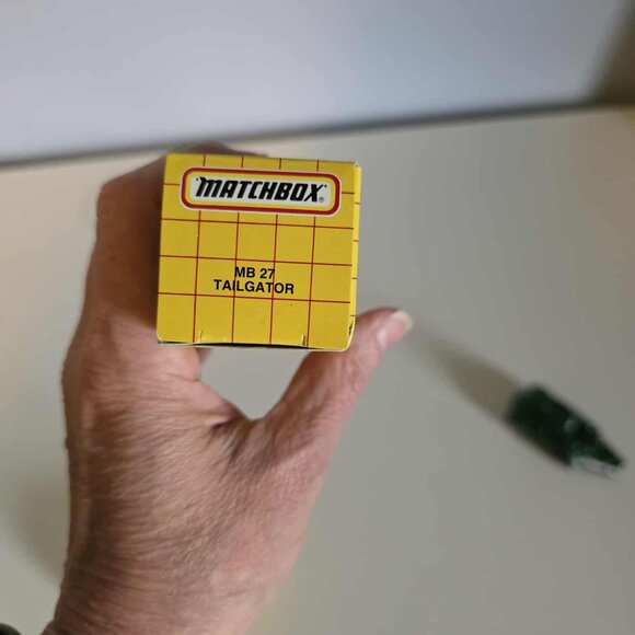 NIB Matchbox Tailgator Die Cast toy car - 1995 Animal Series - Vintage Dk Green - Picture 2 of 6